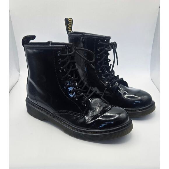 Dr. Doc Martens Glossy Black Ladies\Kids  Lace Up Size US 4-M Boots - Picture 1 of 12